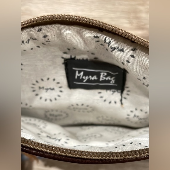 Myra Wristlet bag new - Picture 2 of 3